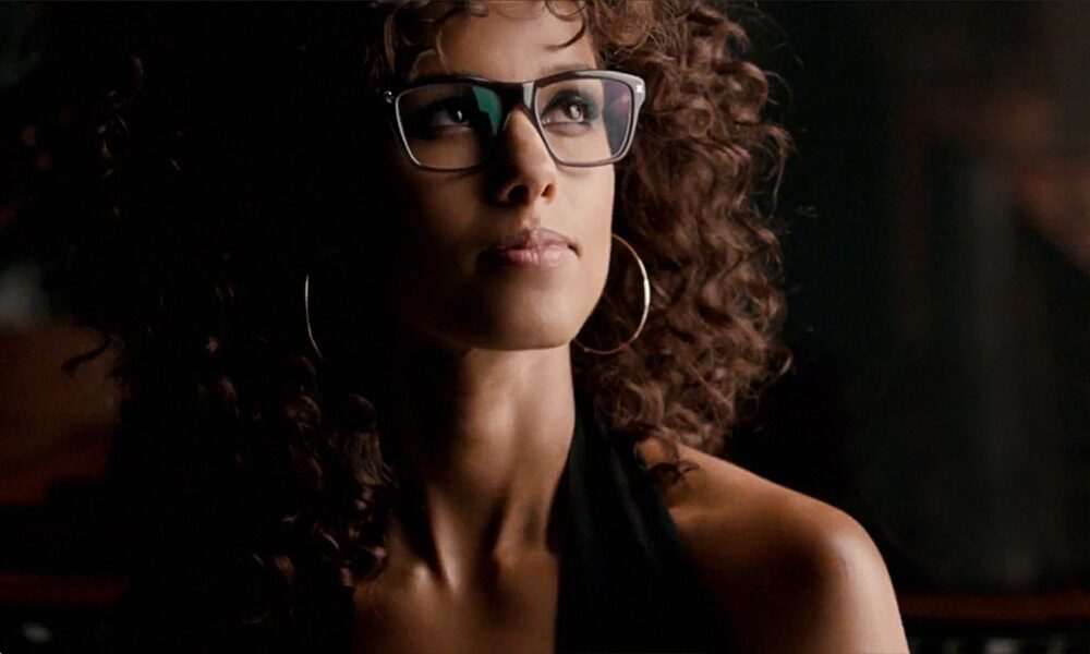 Alicia Keys Rocks Canadian Designed Eyewear – AND THE WINNER IS….